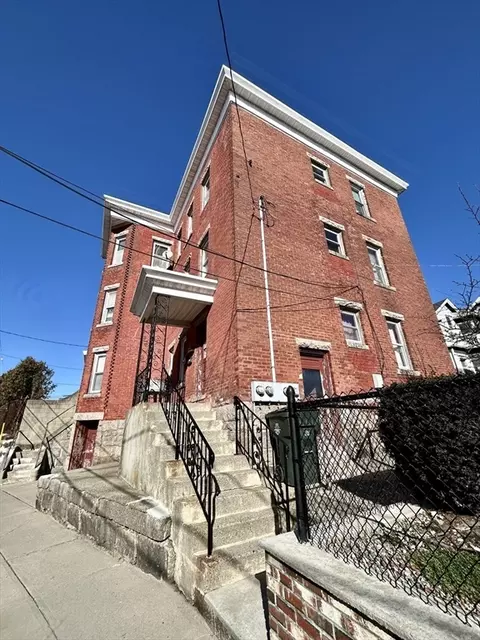 70 Jencks St, Fall River, MA 02723 photo 4