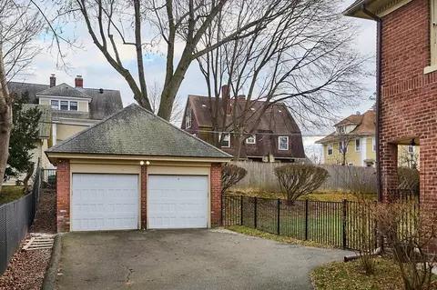 Exterior - 129 Bellevue Ave, Springfield, MA 01108 photo 4 of 7