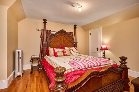 Bedroom - 129 Bellevue Ave, Springfield, MA 01108 photo 6 of 6