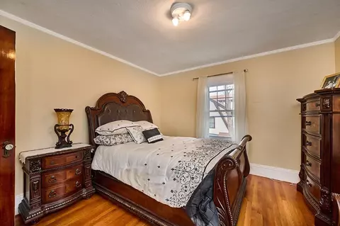 Bedroom - 129 Bellevue Ave, Springfield, MA 01108 photo 4 of 6