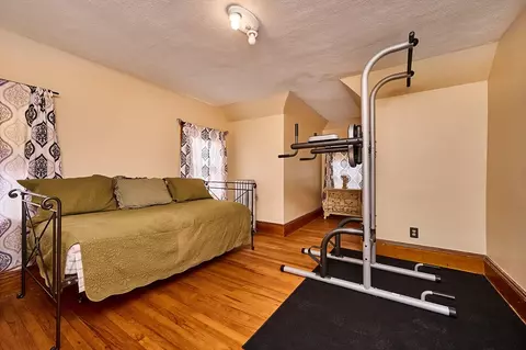 Bedroom - 129 Bellevue Ave, Springfield, MA 01108 photo 5 of 6