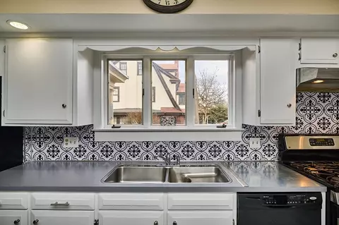 Kitchen - 129 Bellevue Ave, Springfield, MA 01108 photo 4 of 5