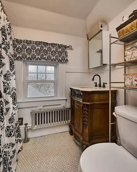 Bath - 129 Bellevue Ave, Springfield, MA 01108 photo 3 of 3