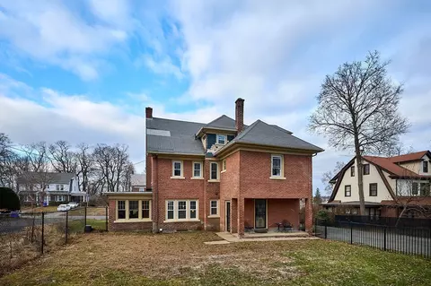 Exterior - 129 Bellevue Ave, Springfield, MA 01108 photo 5 of 7