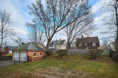 Exterior - 129 Bellevue Ave, Springfield, MA 01108 photo 6 of 7