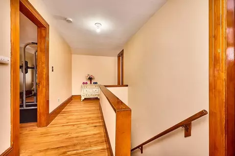 Entry Way - 129 Bellevue Ave, Springfield, MA 01108 photo 3 of 3