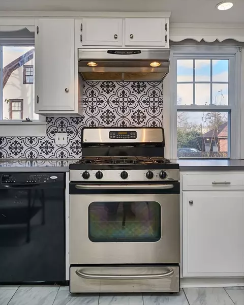 Kitchen - 129 Bellevue Ave, Springfield, MA 01108 photo 5 of 5