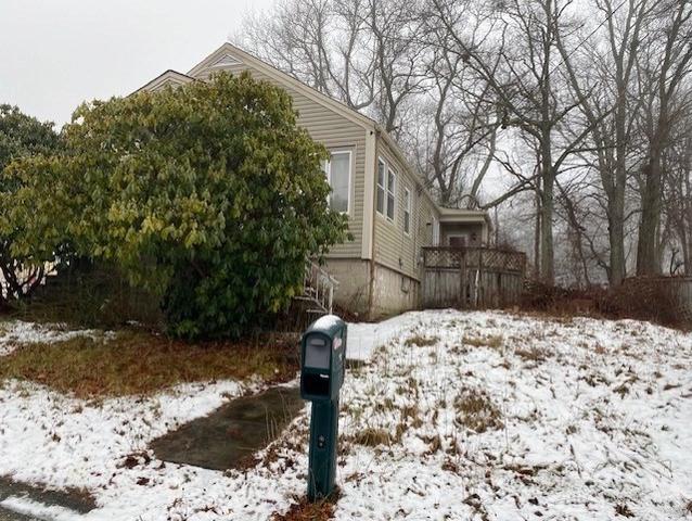 11 Watuppa Ave, Tiverton, RI 02878