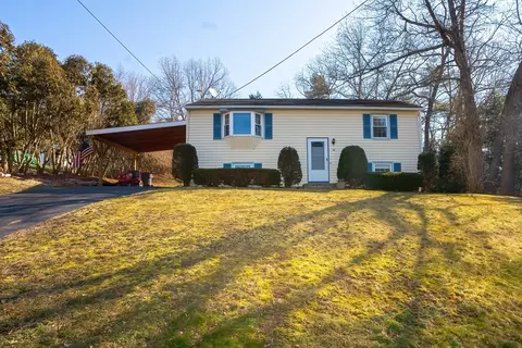 44 Pinewood Ln, Westfield, MA 01085