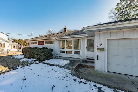 1075 Granby Rd, Chicopee, MA 01020