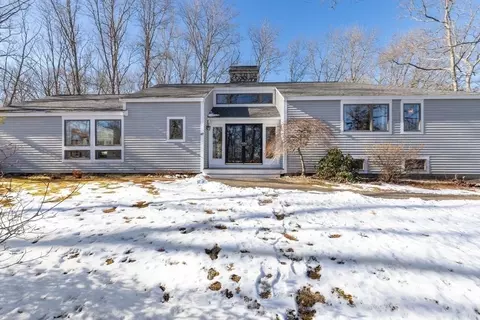 47 Eisenhower Dr, Sharon, MA 02067