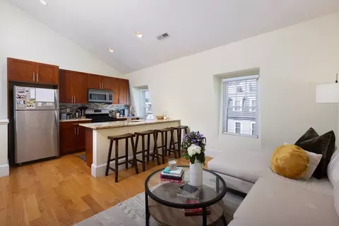 847 E 4th St #3, Boston, MA 02127