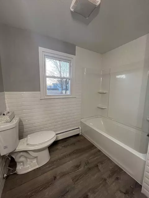 Bath - 72 Clement St, Springfield, MA 01118 photo 2 of 5