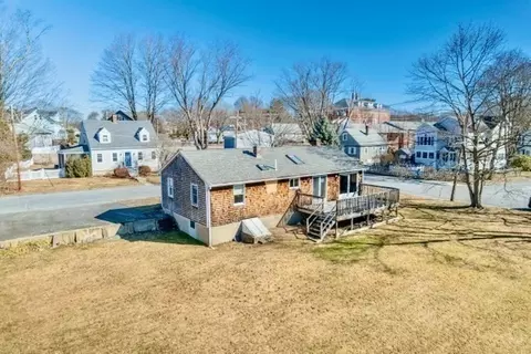 Exterior - 7 Western Ave, Beverly, MA 01915 photo 6 of 7