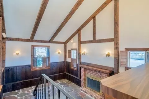 Living - 7 Western Ave, Beverly, MA 01915 photo 2 of 4