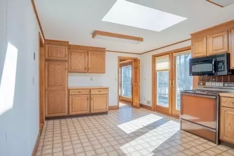 Kitchen - 7 Western Ave, Beverly, MA 01915 photo 2 of 3