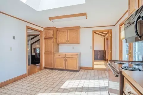 Kitchen - 7 Western Ave, Beverly, MA 01915 photo 1 of 3