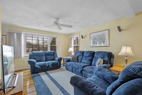 Living - 61 Collins St #2, Danvers, MA 01923 photo 2 of 7