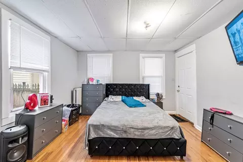 Bedroom - 339-341 Allen St, Springfield, MA 01108 photo 4 of 7