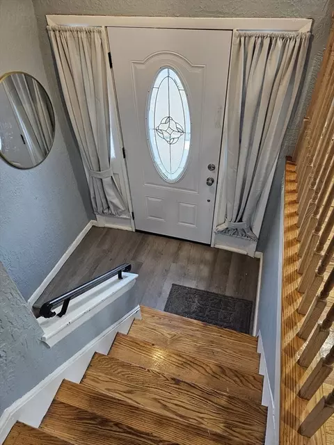 Entry Way - 82 Venus Dr, Worcester, MA 01605 photo 1 of 6