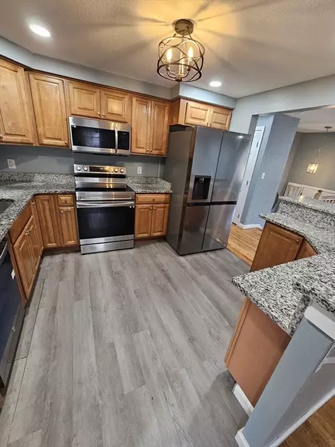 Kitchen - 82 Venus Dr, Worcester, MA 01605 photo 4 of 5