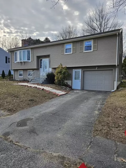 Exterior - 82 Venus Dr, Worcester, MA 01605 photo 8 of 9