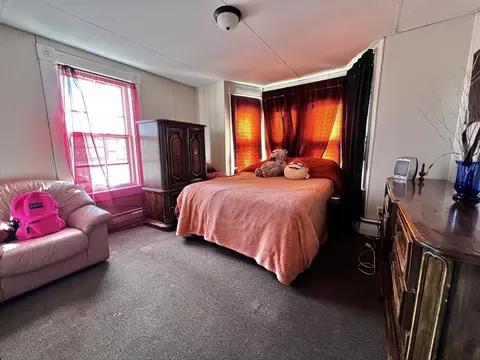 Bedroom - 344-346 Main St, Springfield, MA 01105 photo 2 of 5