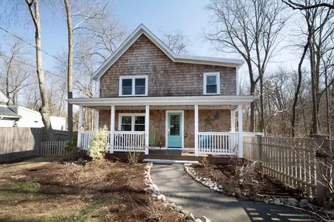 101 Booth Hill Rd, Scituate, MA 02066
