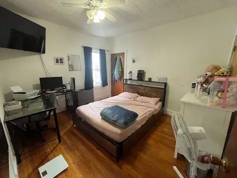 Bedroom - 985-987 Walnut St, Fall River, MA 02720 photo 3 of 9