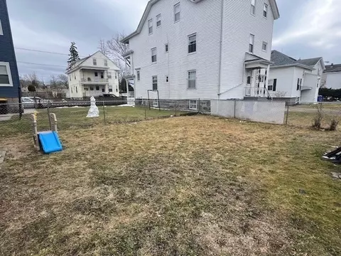 Exterior - 985-987 Walnut St, Fall River, MA 02720 photo 5 of 6