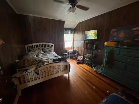 Living - 985-987 Walnut St, Fall River, MA 02720 photo 3 of 3