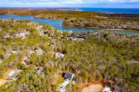 294 Mashpee Neck Rd, Mashpee, MA 02649 photo 4