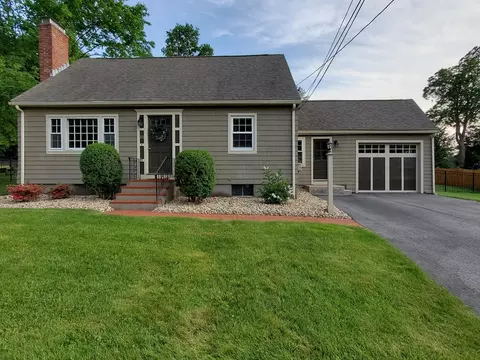 15 Warren Dr, Northborough, MA 01532