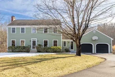 142 Russell St, Carlisle, MA 01741