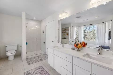 Bath - 10 Hillside Dr, Georgetown, MA 01833 photo 3 of 4