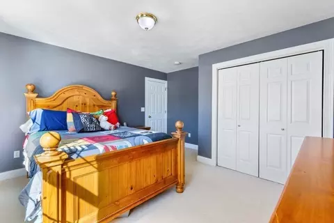 Bedroom - 10 Hillside Dr, Georgetown, MA 01833 photo 5 of 6