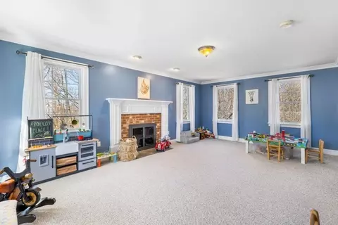 Living - 10 Hillside Dr, Georgetown, MA 01833 photo 4 of 11
