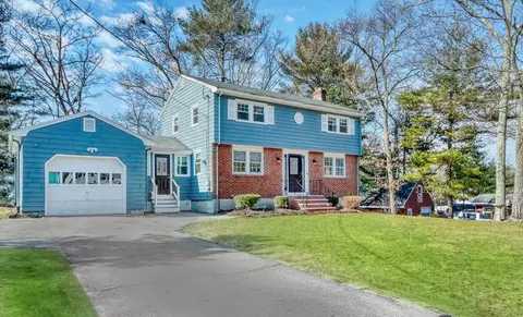 15 Webber St, Wilmington, MA 01887