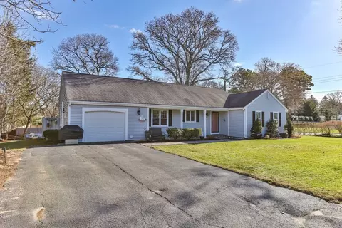 16 Mattis Dr, Yarmouth, MA 02675