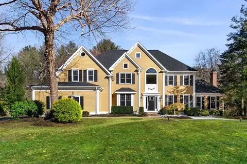 15 Macintyre Dr, North Reading, MA 01864