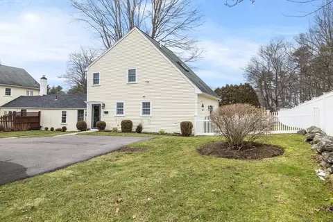 246 Plain St #B, Millis, MA 02054