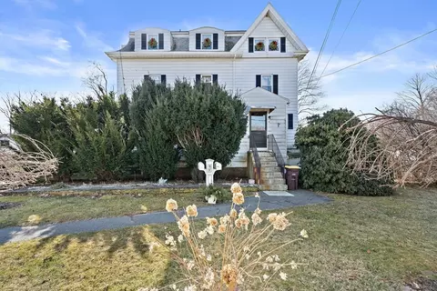 90 Pleasantview Ave, Weymouth, MA 02188