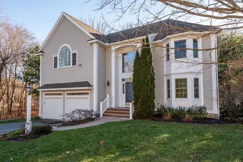 20 Nutmeg Ln, North Andover, MA 01845