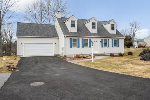 6 Juniper Wood Dr, Haverhill, MA 01832