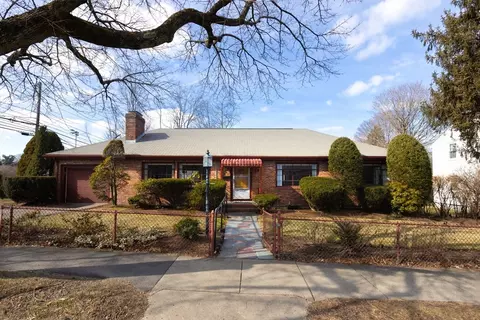 6 Fessenden St, Newton, MA 02460