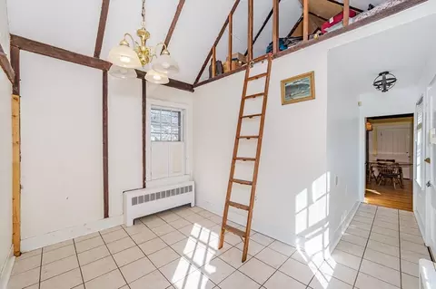 Entry Way - 12 Centre St, Danvers, MA 01923 photo 1 of 2