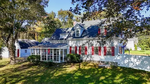 Exterior - 12 Centre St, Danvers, MA 01923 photo 4 of 8