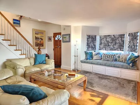 Living - 991 Broadway, Everett, MA 02149 photo 2 of 9