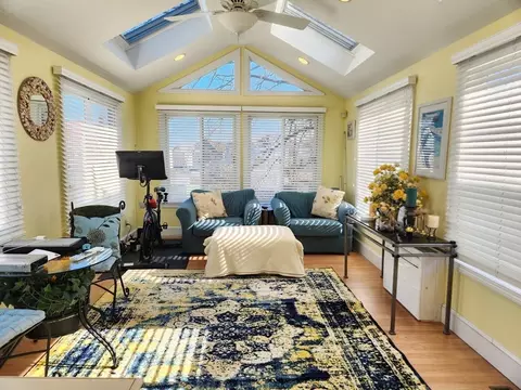 Living - 991 Broadway, Everett, MA 02149 photo 9 of 9