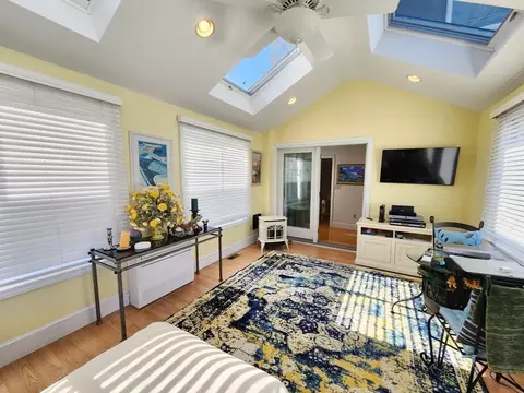 Bedroom - 991 Broadway, Everett, MA 02149 photo 4 of 6